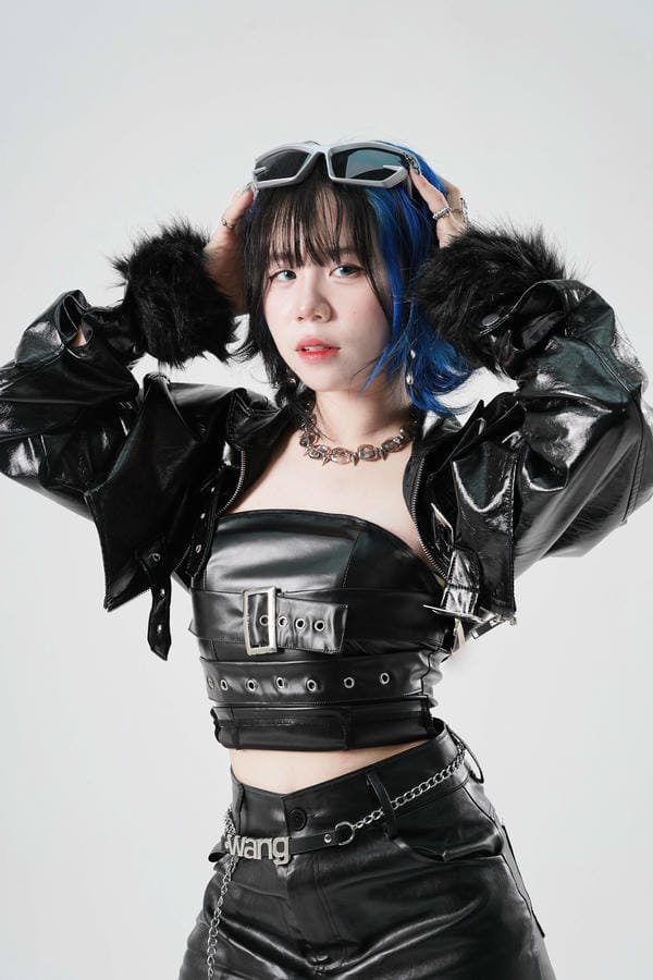 mèo simmy nude (11)