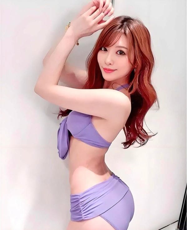 minami aizawa nude (10)