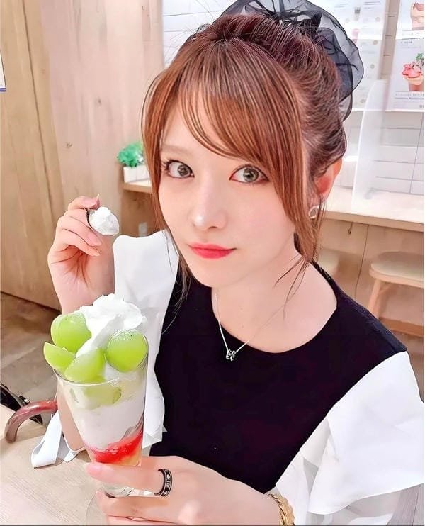 minami aizawa nude (11)