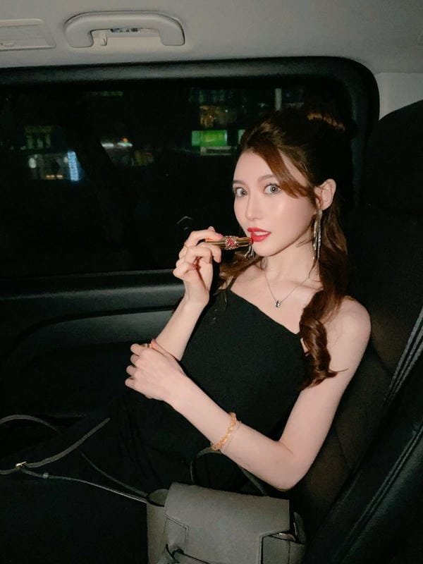 minami aizawa nude (25)