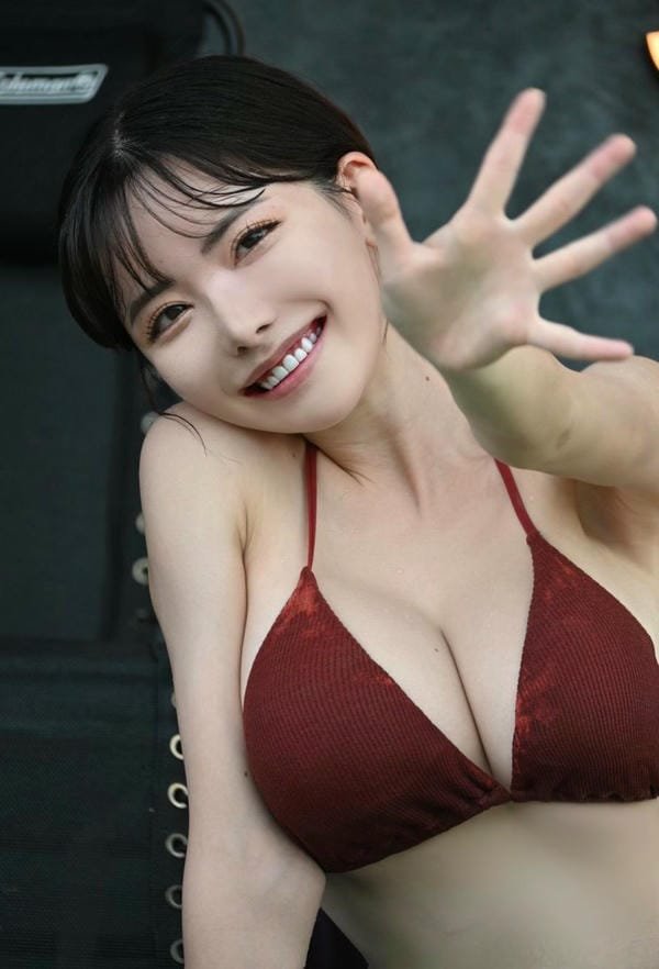 minami aizawa nude (3)