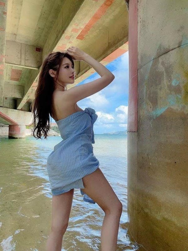 minami aizawa nude (5)