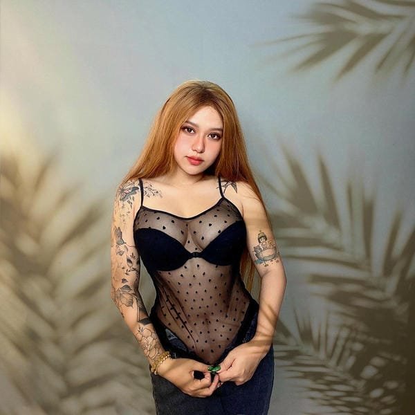 suzie nguyễn nude (2)