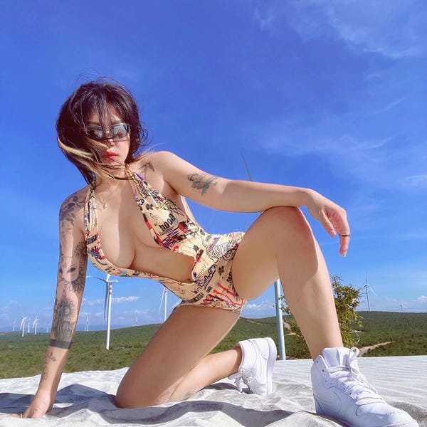 suzie nguyễn nude (25)