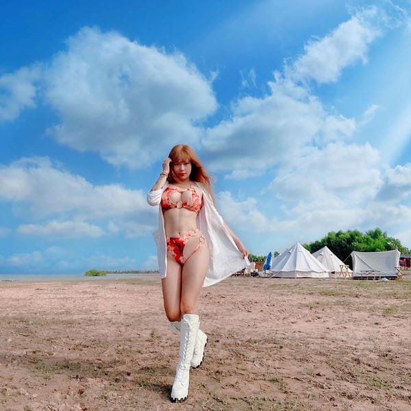 suzie nguyễn nude (3)