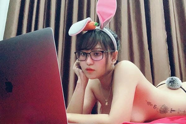 suzie nguyễn nude (4)